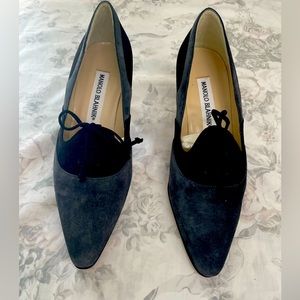 Authentic Manolo Blahnik suede kitten heel shoes